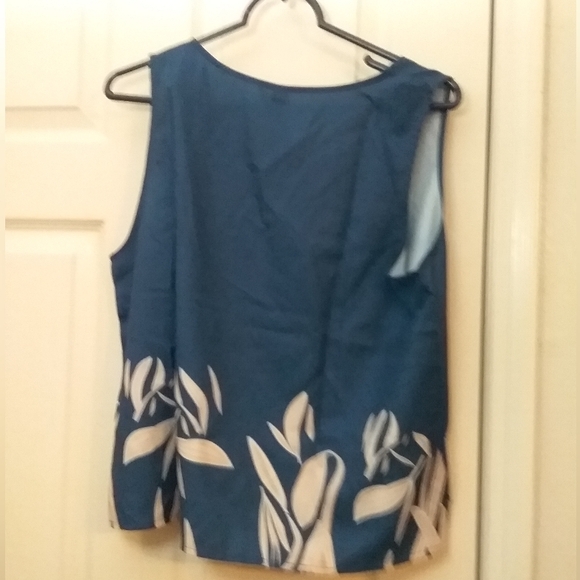 Ladies Two Piece Pant Set - Picture 3 of 5